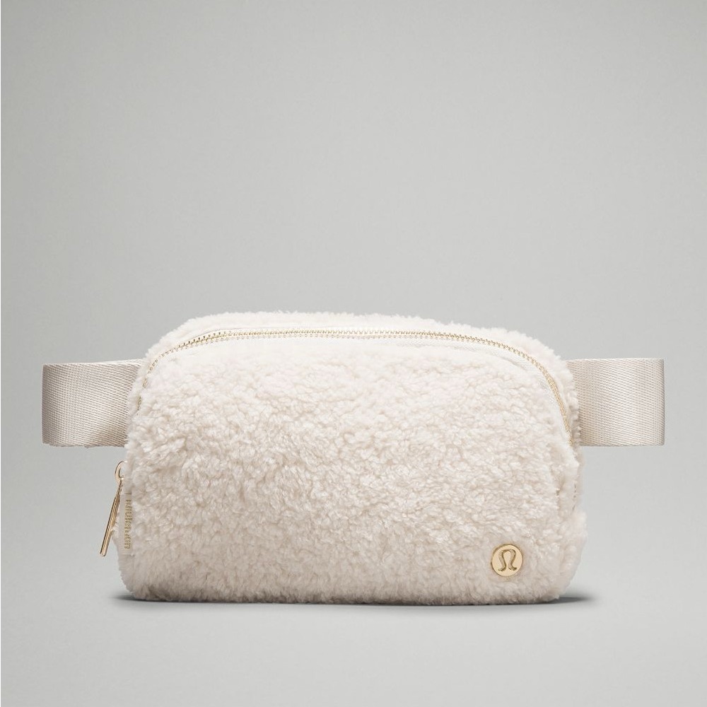 Lululemon Everywhere Belt Bag 1L Fleece White Gold Crossbody NWT